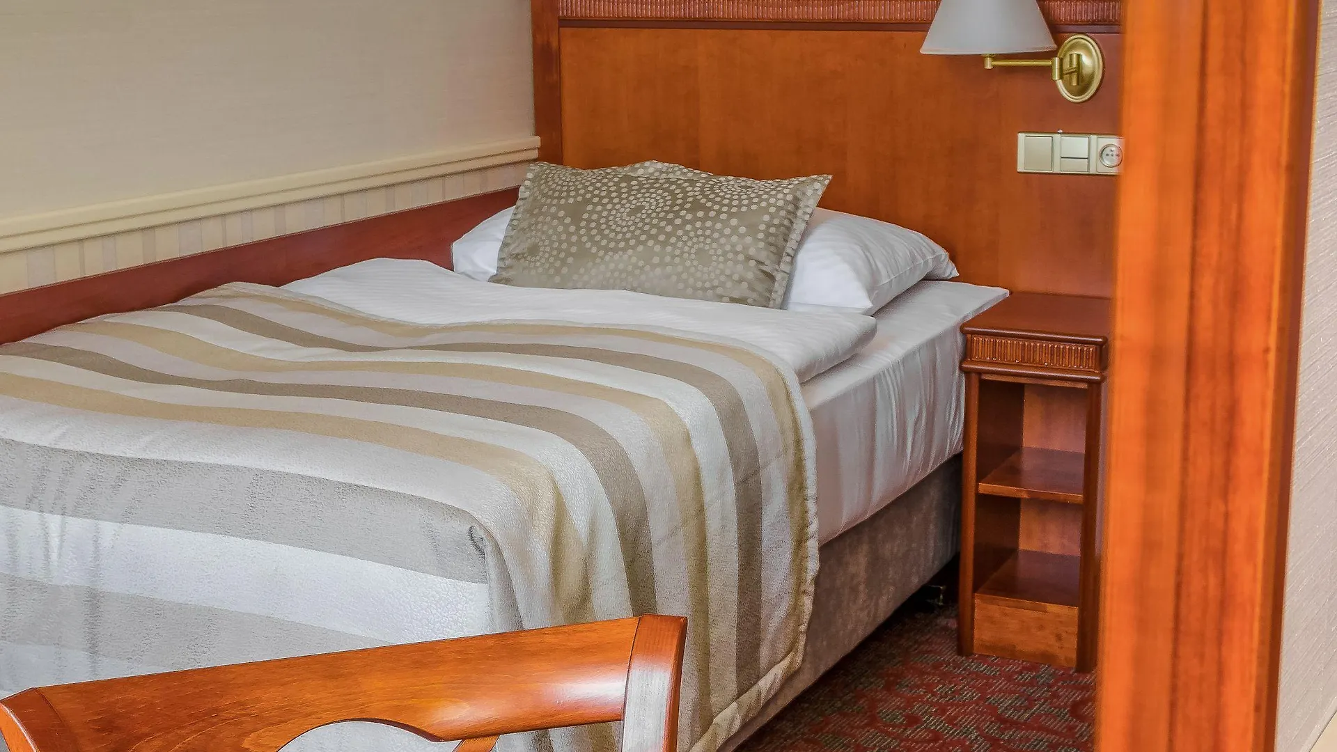Adria Hotel Prague 4*,