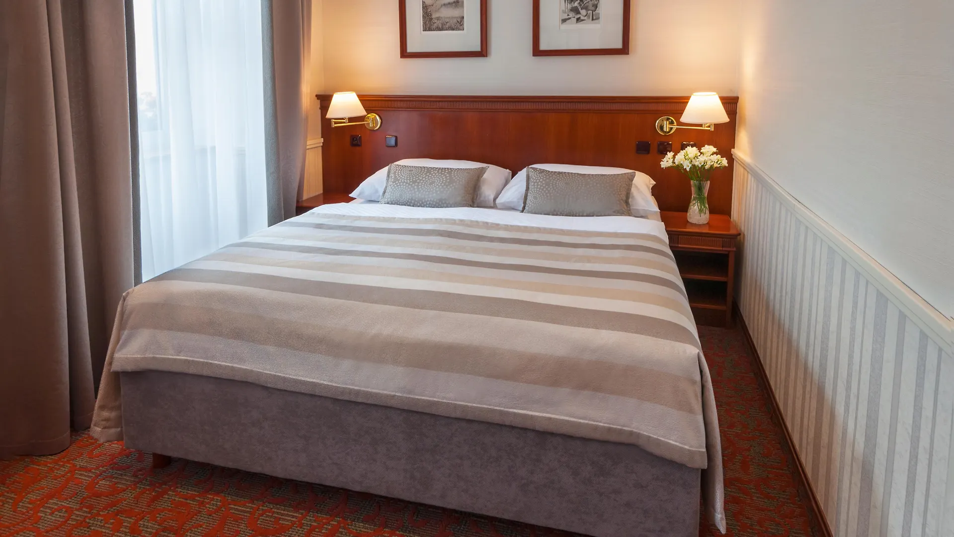 Adria Hotel Prague 4*,