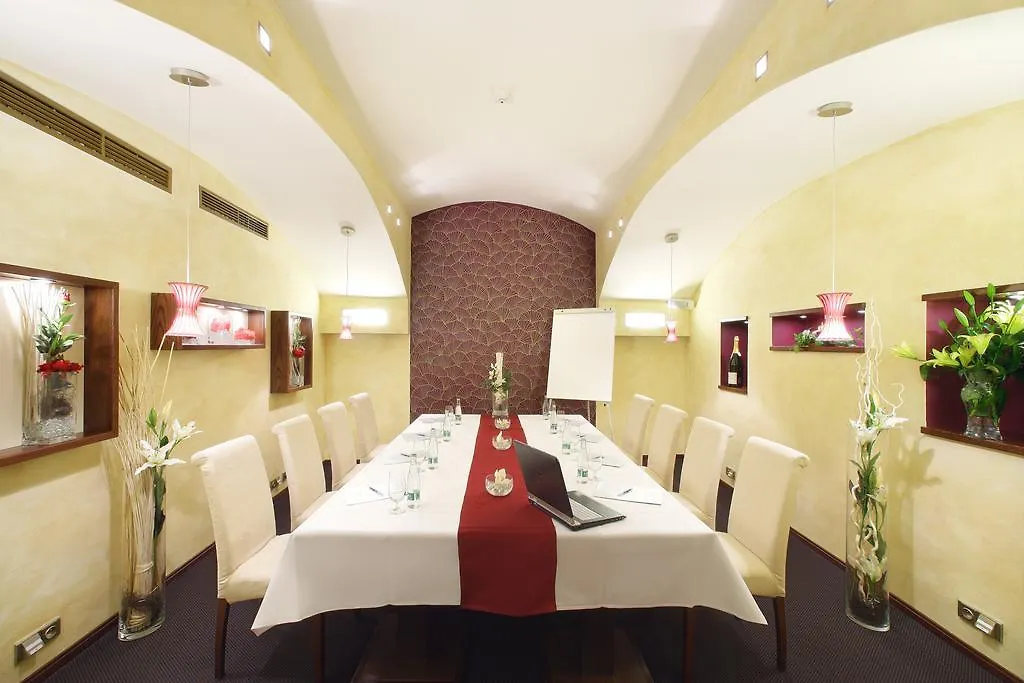 Adria Hotel Prague 4*,