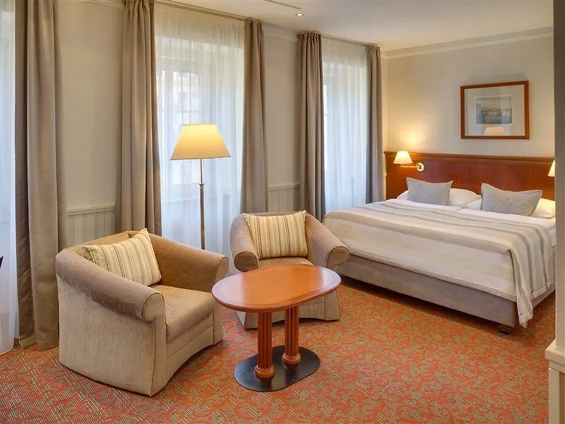 Adria Hotel Prague 4*,